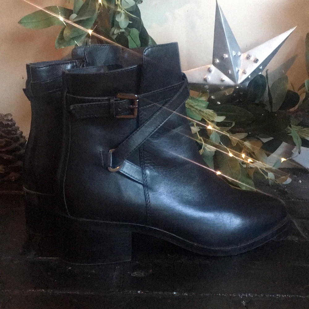 Genuine leather black boots! Perfect for holidays!
