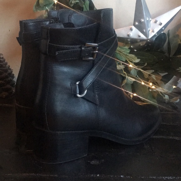 Genuine leather black boots! Perfect for holidays! - Picture 2 of 8