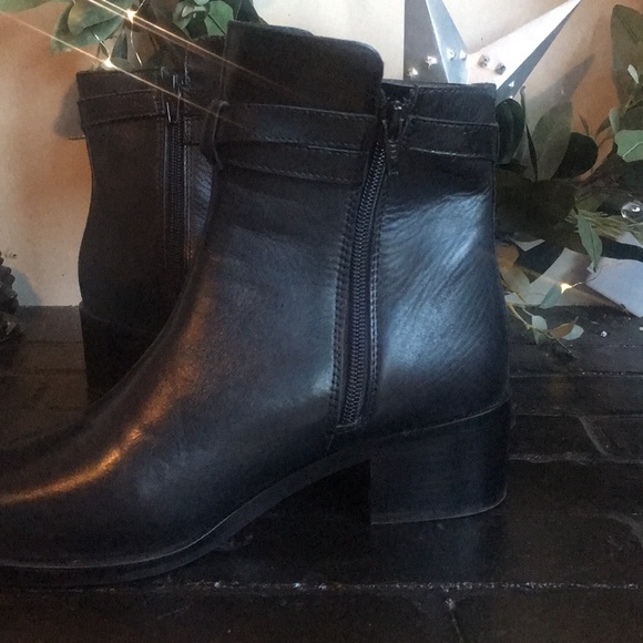 Genuine leather black boots! Perfect for holidays! - Picture 5 of 8