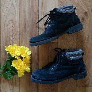 Predictions Leather Collection Suede Boots