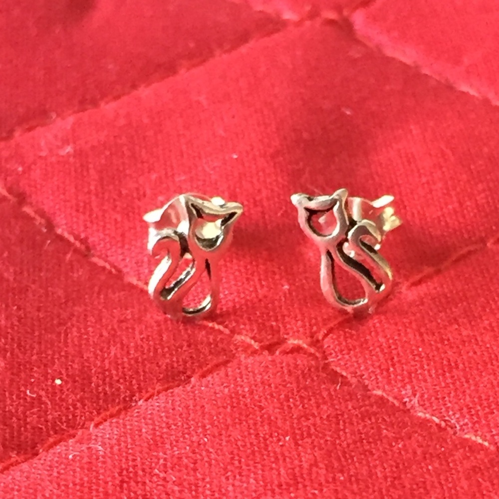 925 Sterling Silver Cat Stud Earrings