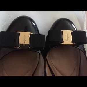 Salvatore Ferragamo Blk Patent Bow Flats Size 8