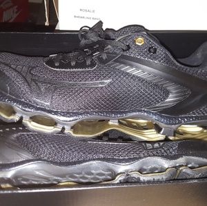 Mens Mizuno Wave Tenjin shoes