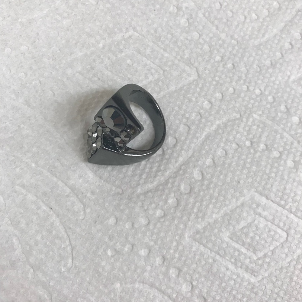 Size 7 rhinestone black ring