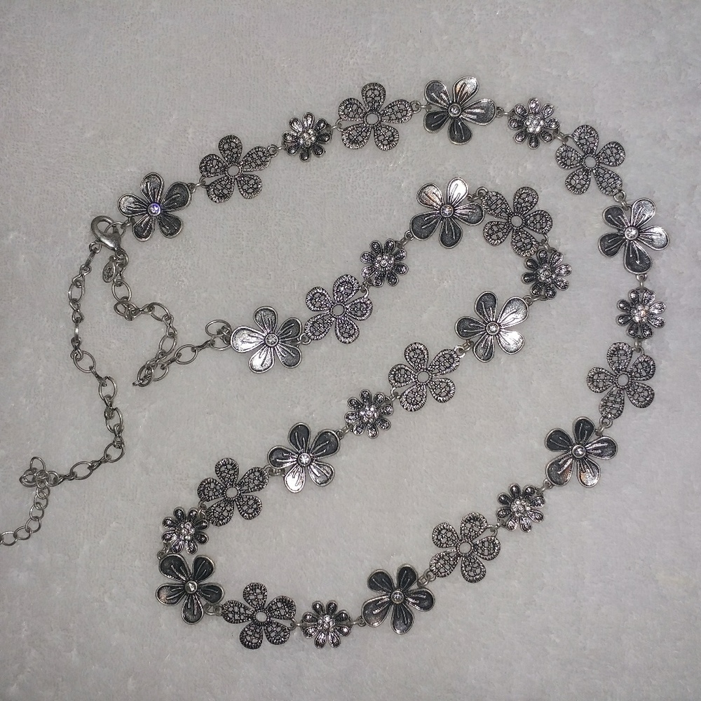 Premier Designs Daisy Chain Necklace