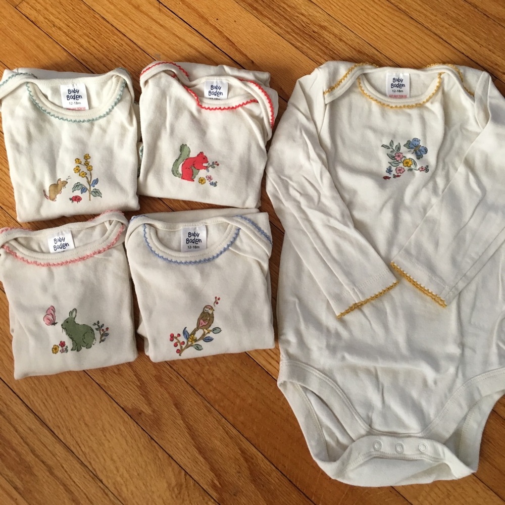 Baby Boden 5 piece onesie set!
