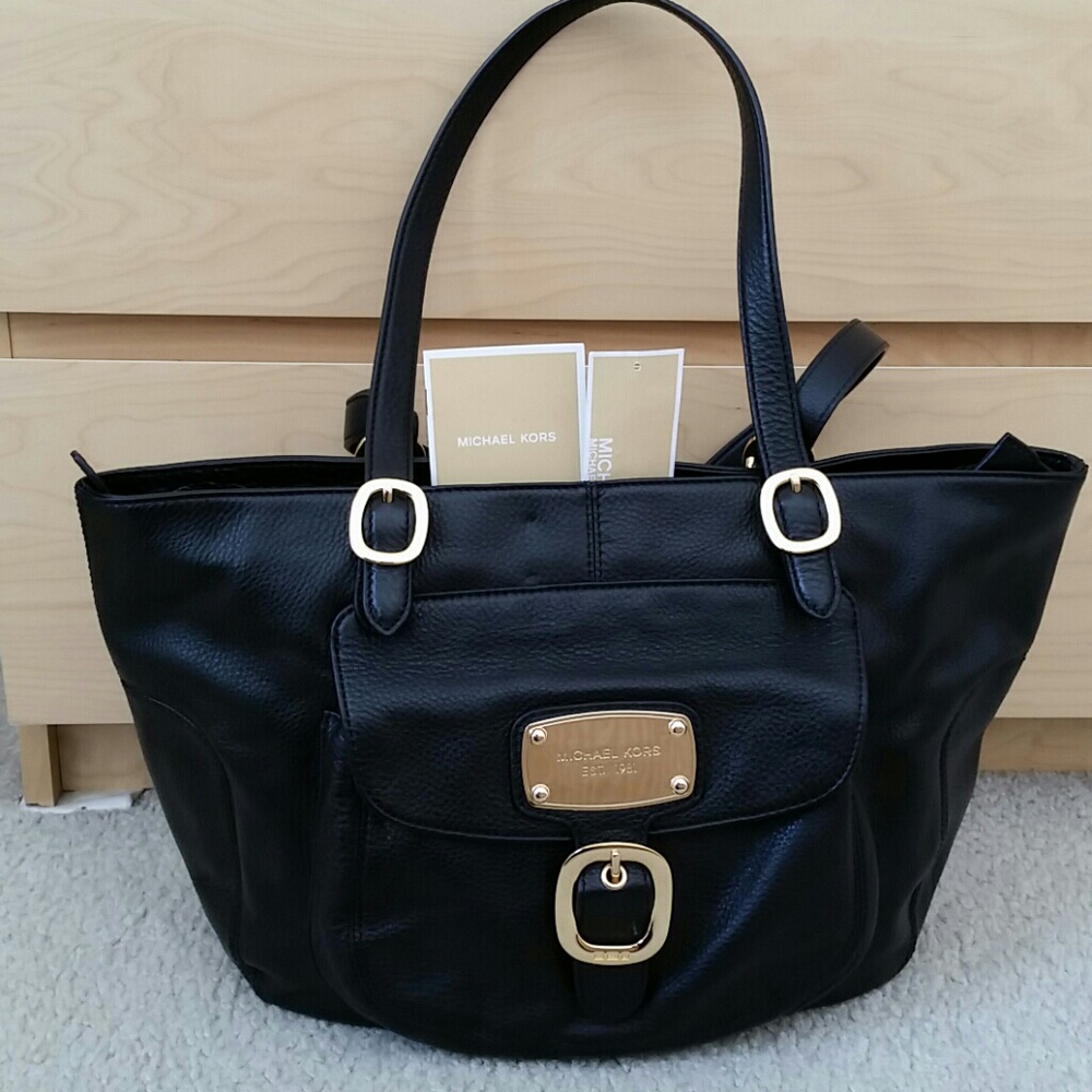 Authentic Michael kors Hudson downtown  tote bag.