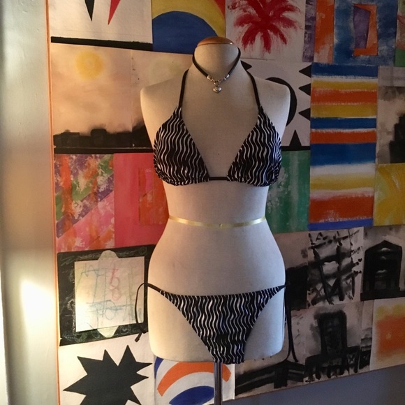 🆕 PAUL SMITH Wavy Bikini Set - Picture 1 of 8