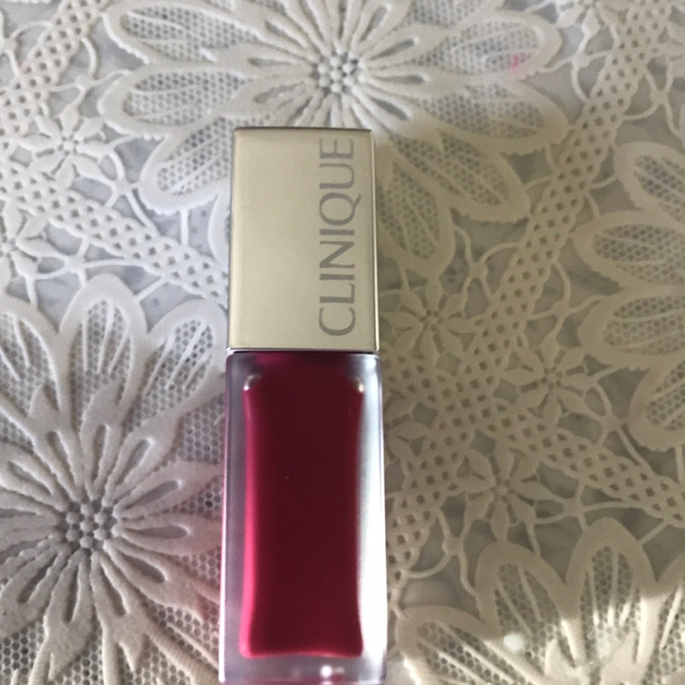 100%Clinique lipstick
