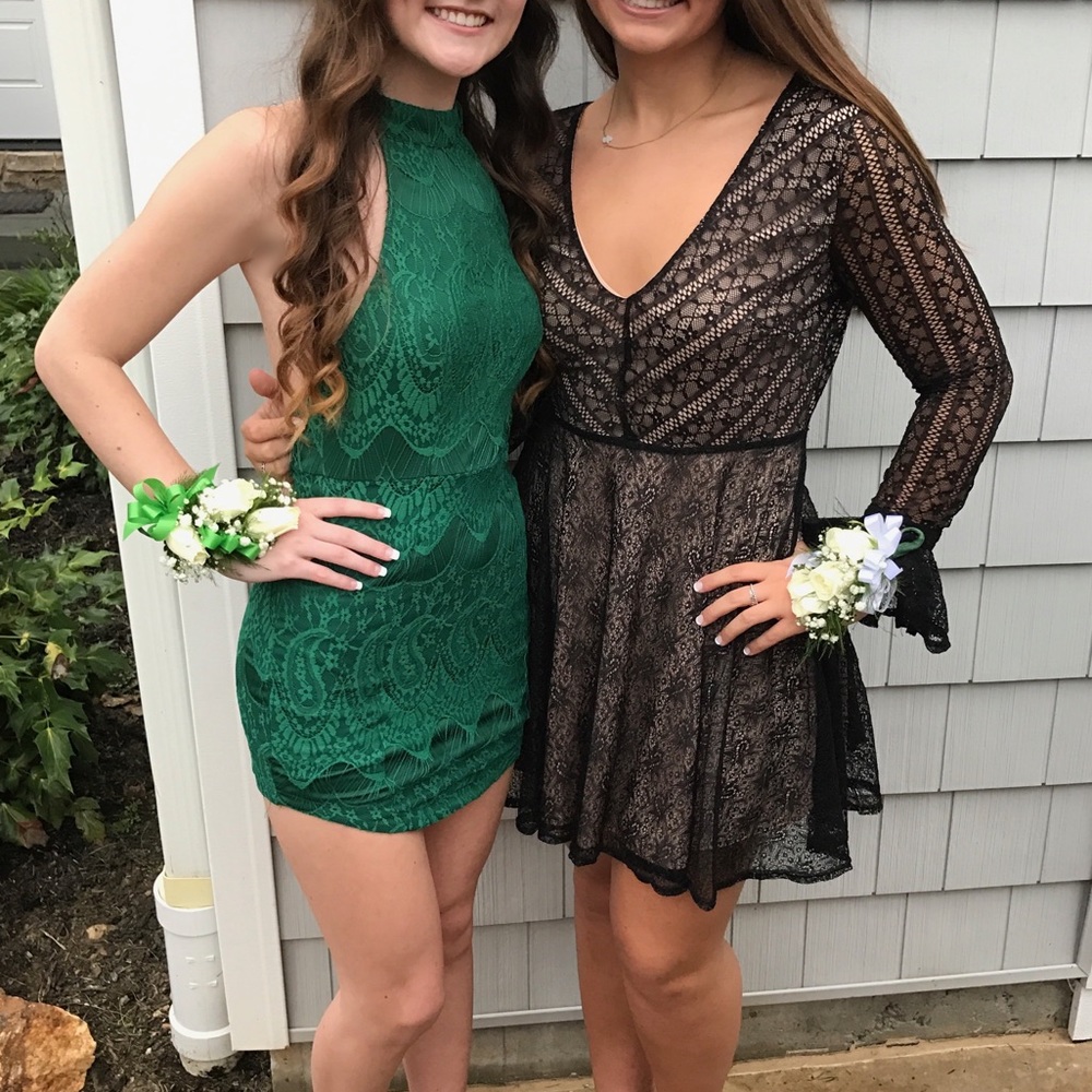 Backless emerald green highneck mini dress