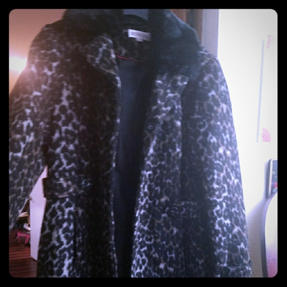 Leapord print long coat