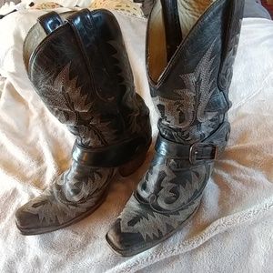 Corral boots