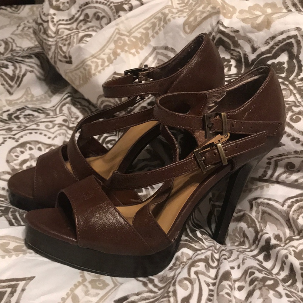 Dark brown 2 1/2 heels only worn maybe 5 times