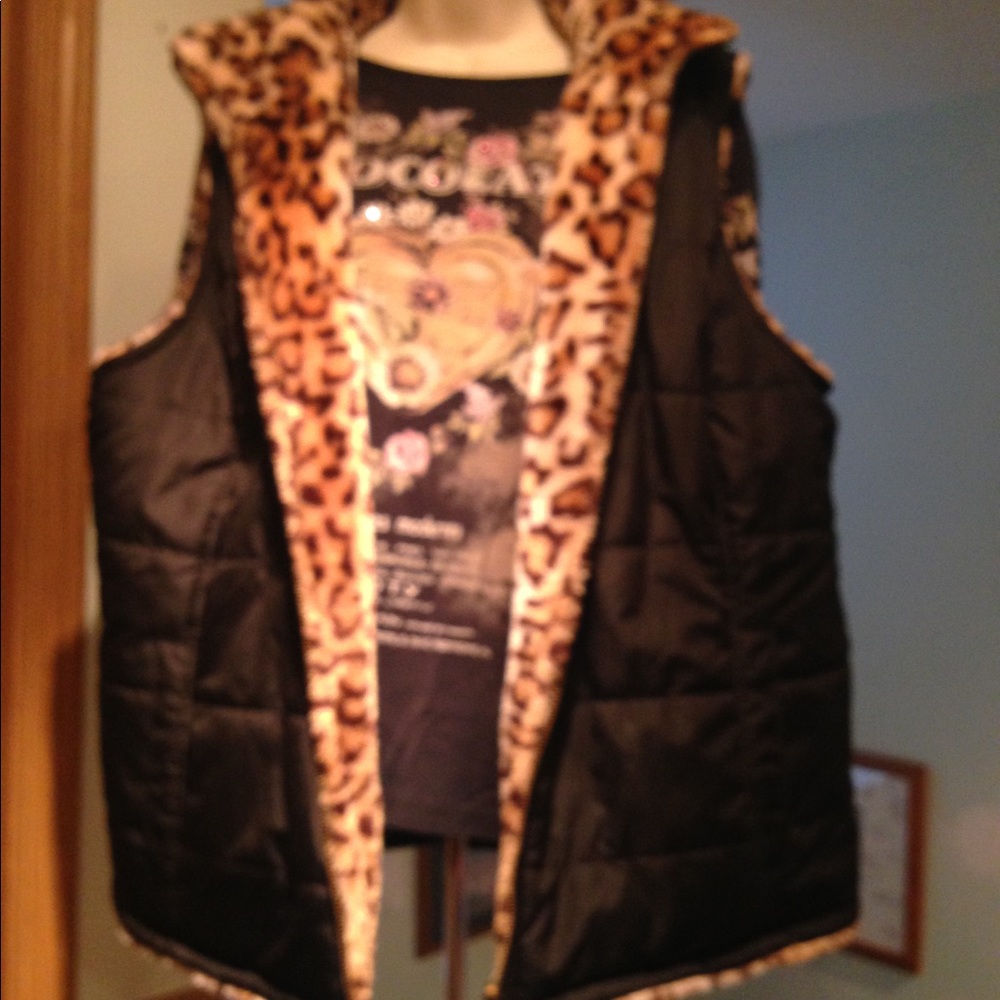 Reversible black leopard vest