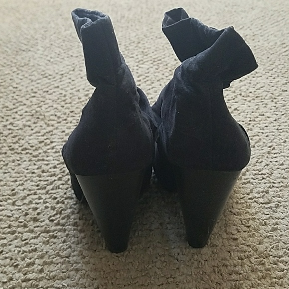 chinese laundry lace booties