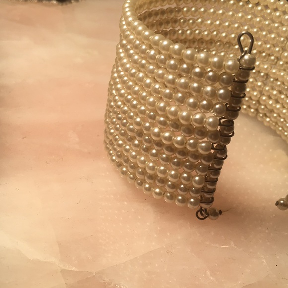 Micro pearl cuff - Picture 2 of 2