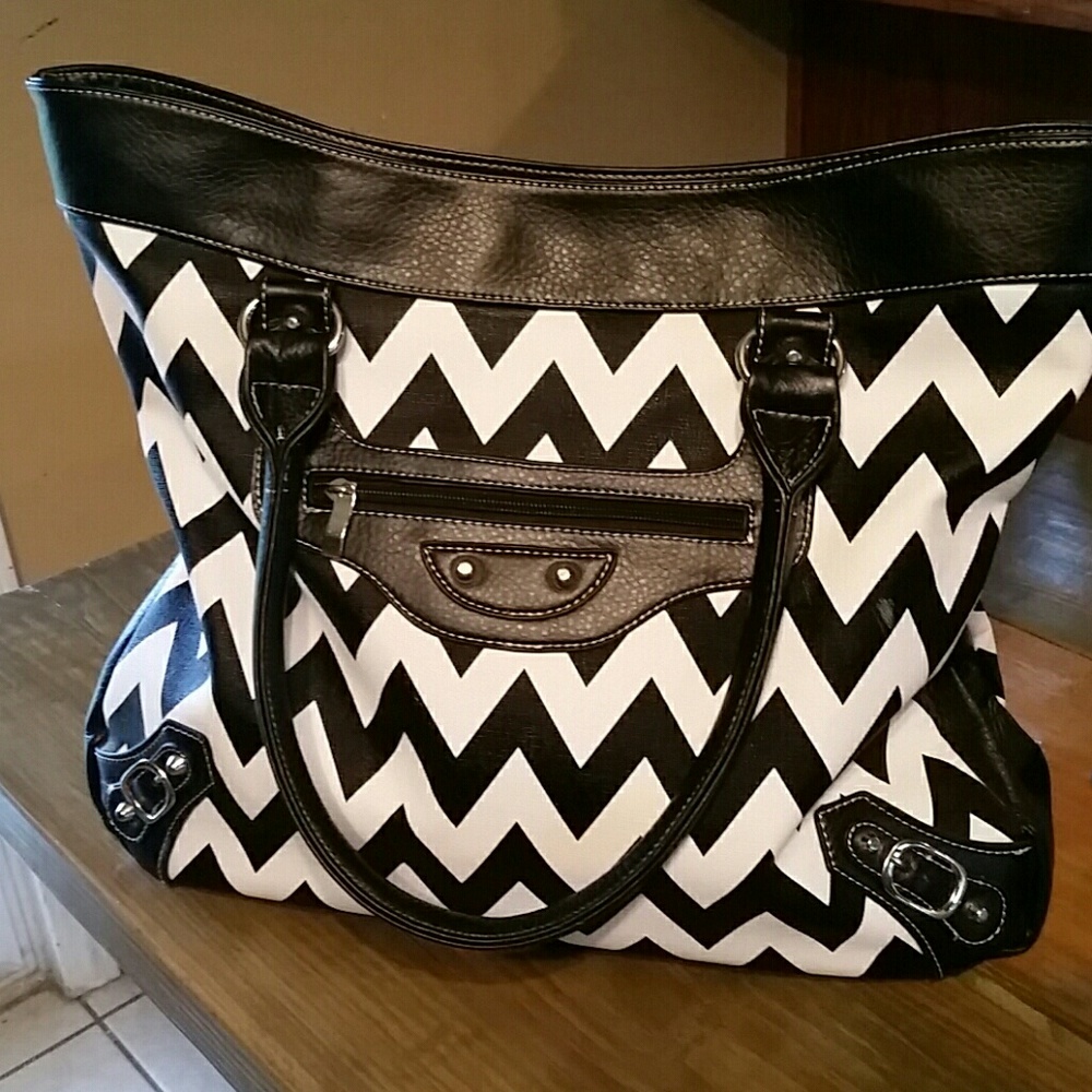 LARGE Chevron Print Bag in EUC