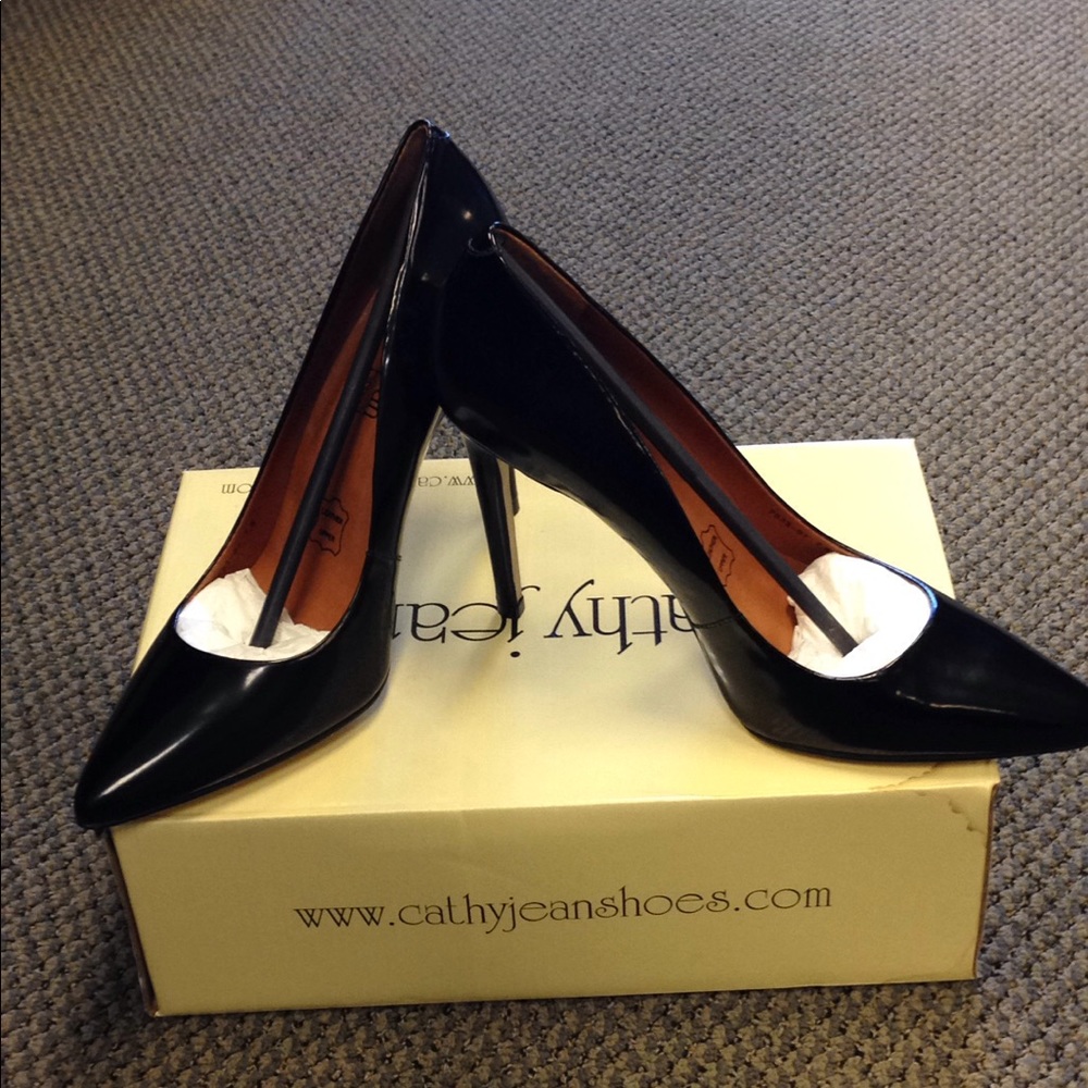 NIB Sexy Leather Stiletto Black Heels 💋