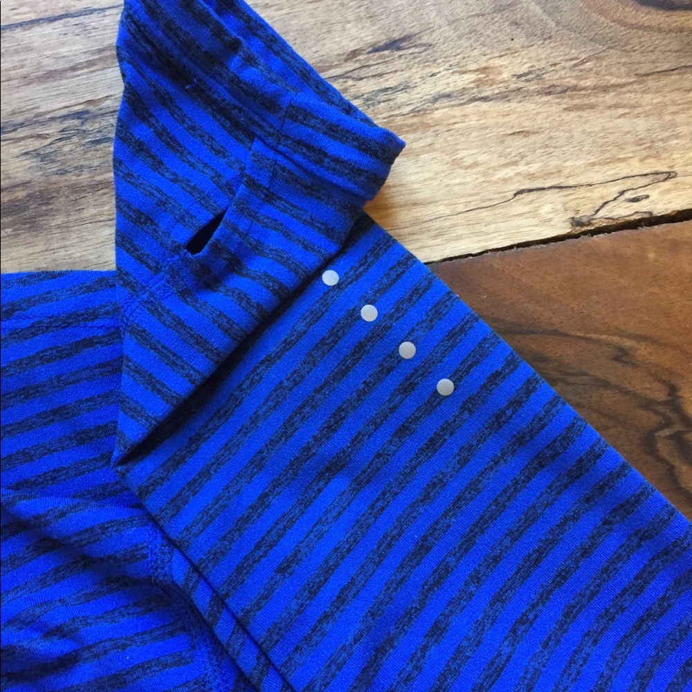 Nike quarter zip. Size M