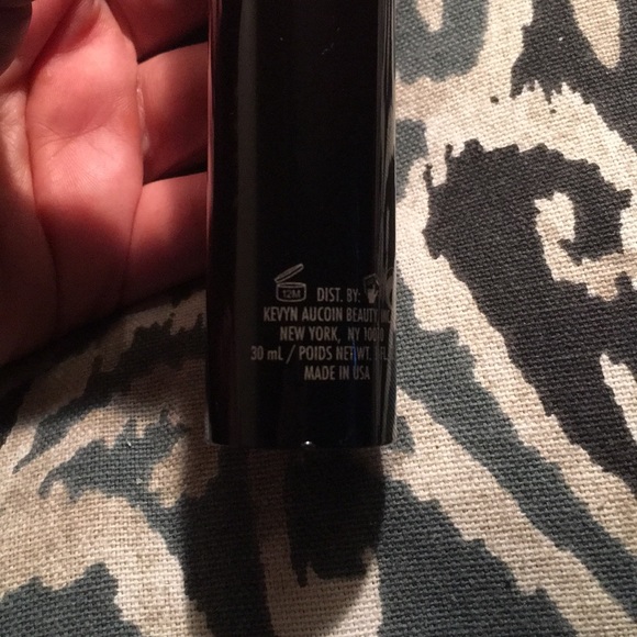 Kevin Aucoin celestial skin Liquid light - Picture 7 of 7