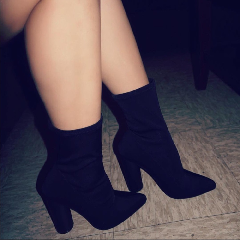 Lola shoetique, black booties