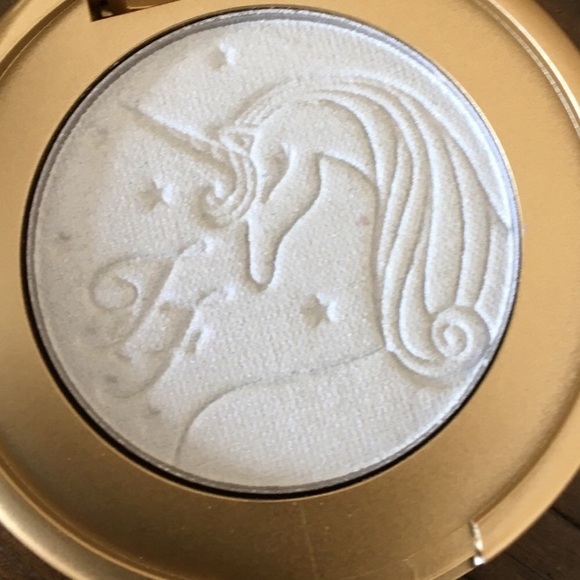 Too Faced Unicorn Tears Highlighter 🦄 - Picture 6 of 8
