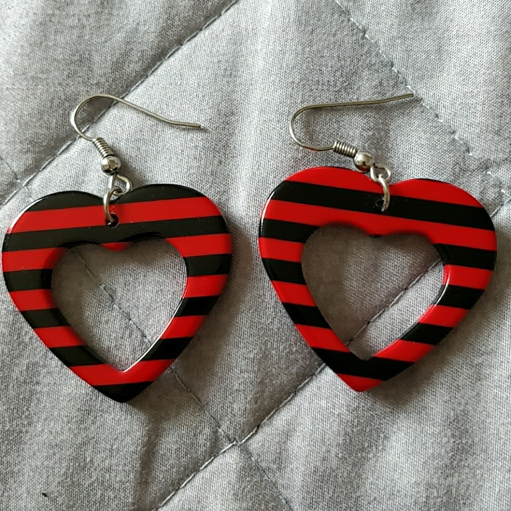 Heart and stripes earrings