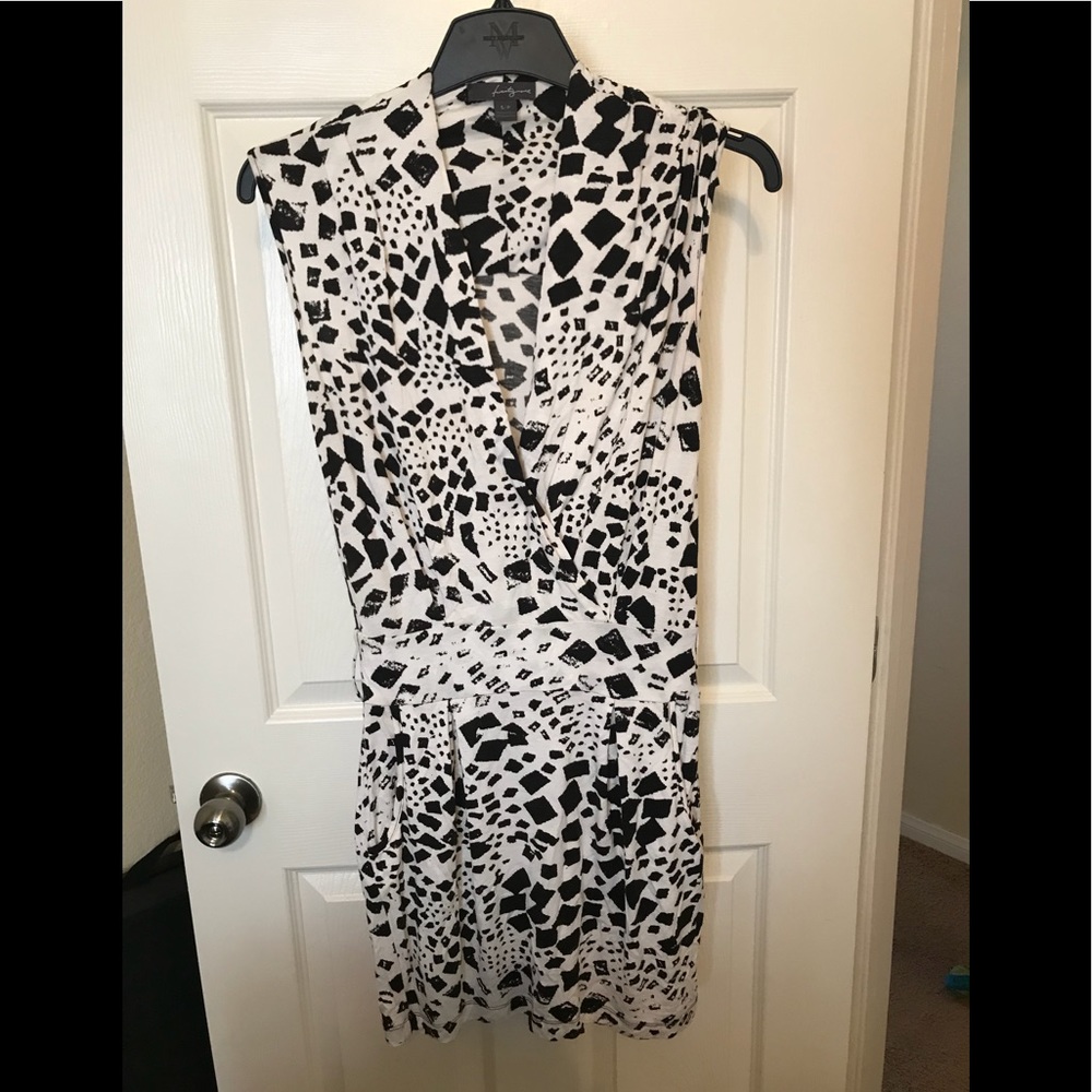 Fun and flattering black and white dress