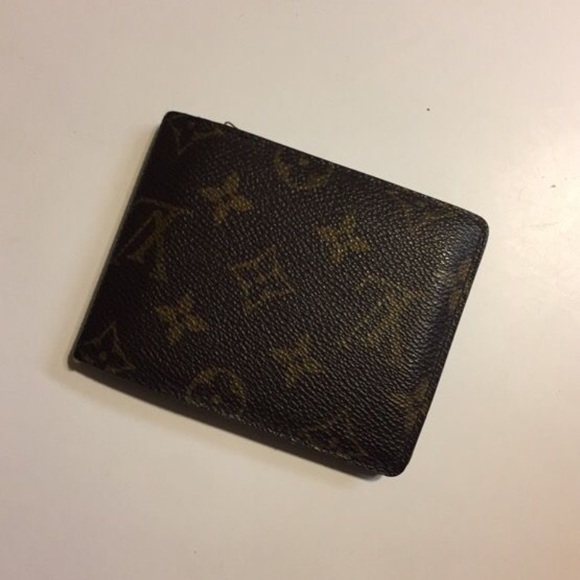 LV wallet - Picture 1 of 3