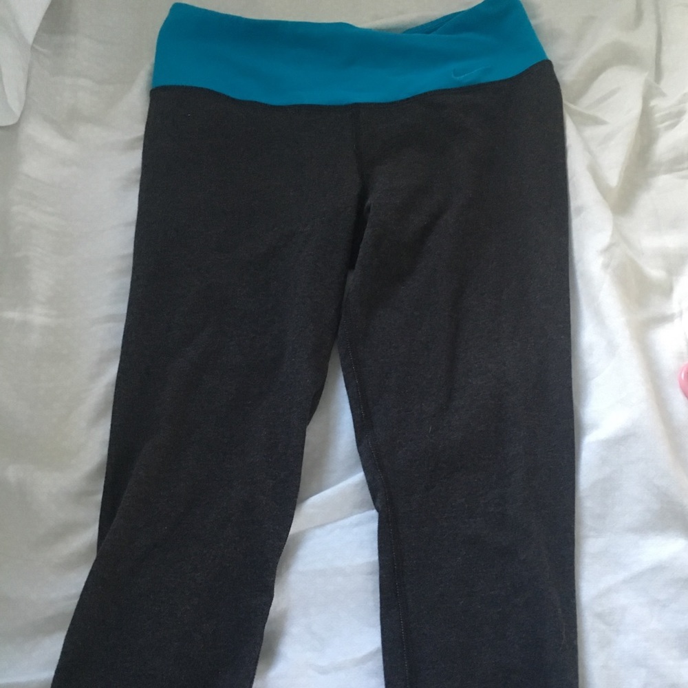 Nike Cropped Leggings