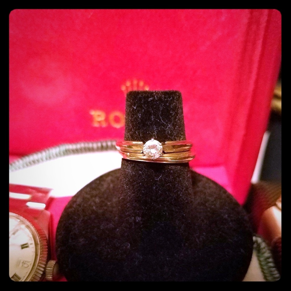 Gorgeous solitaire diamond ring