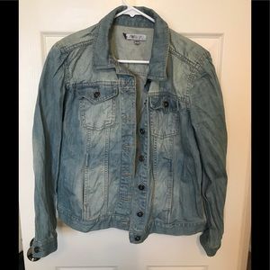 Wrinkle wash light denim jacket