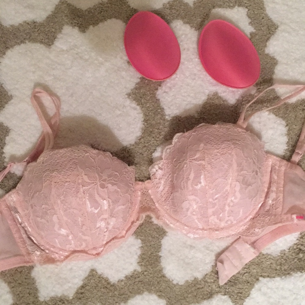VS PINK lace “date” bra