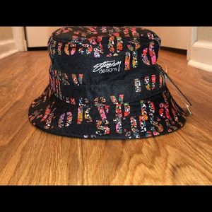 Stussy bucket hat