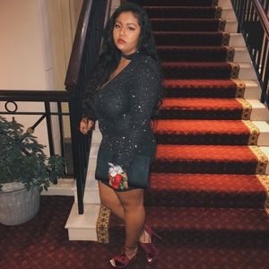 Windsor low-cut bodycon dress