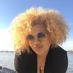 Meet your Posher, Harmony