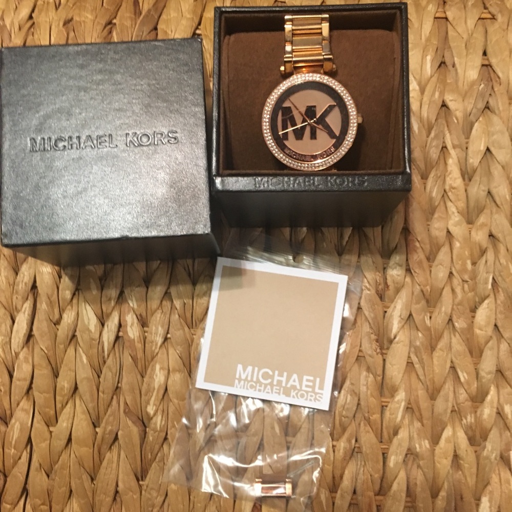 ❗️SOLD❗️on Mercari for $100 AuThentic Michael Kors