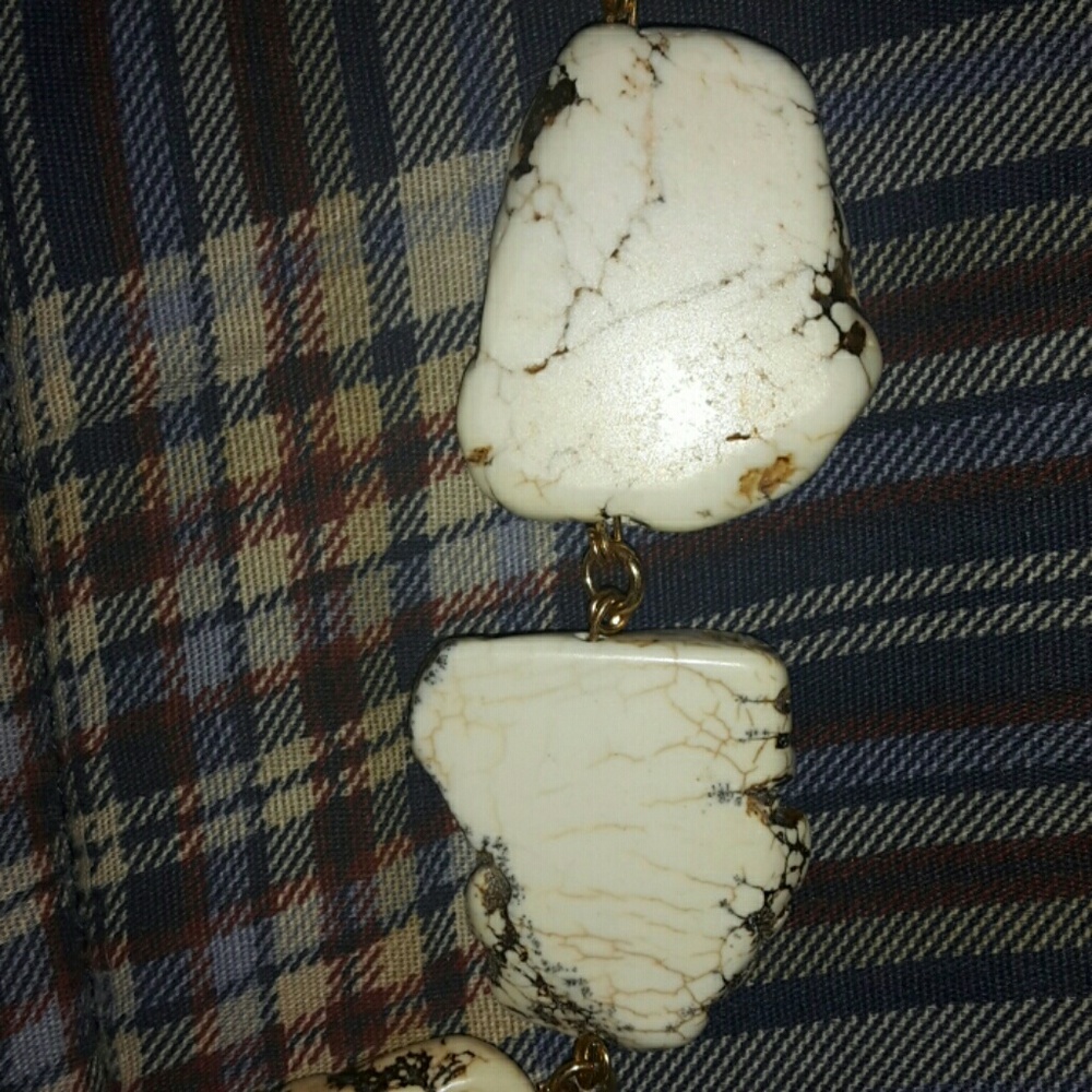Dixie Magnolia White Rivulet Necklace 30" - Picture 3 of 3