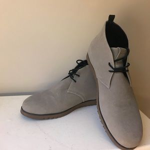Chukka boots