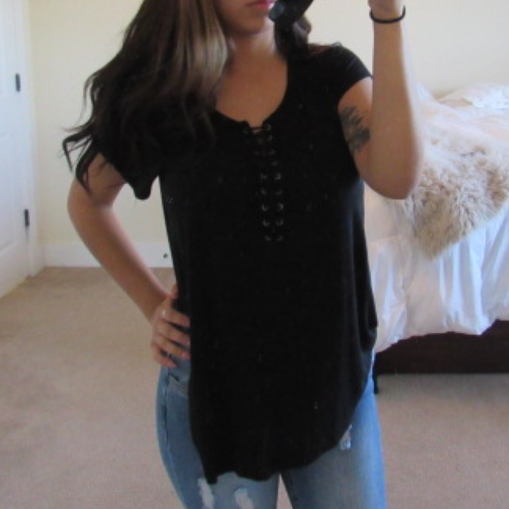 black flow top