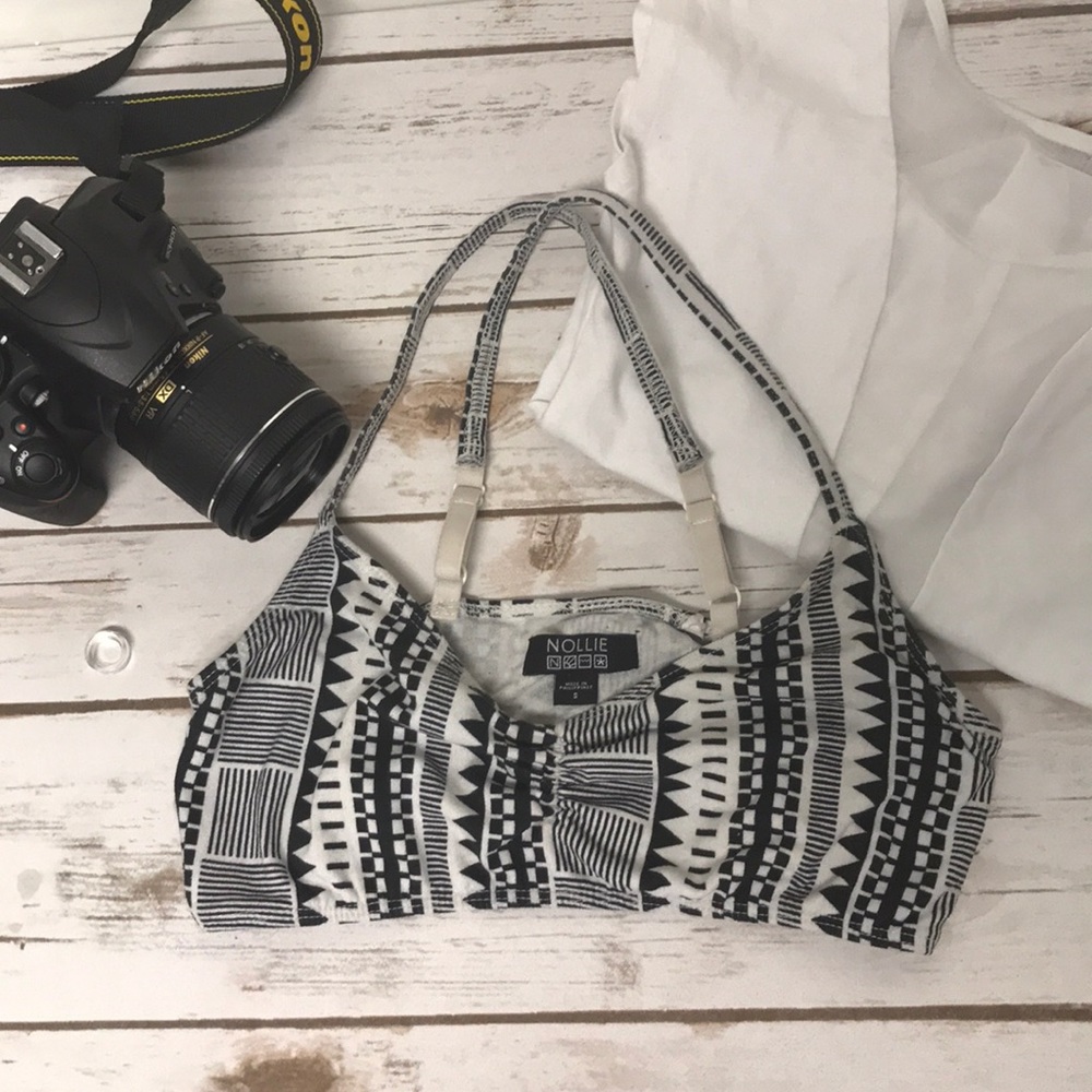 Black and white adjustable lined bralette NWOT