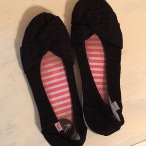 Roxy Black Flats