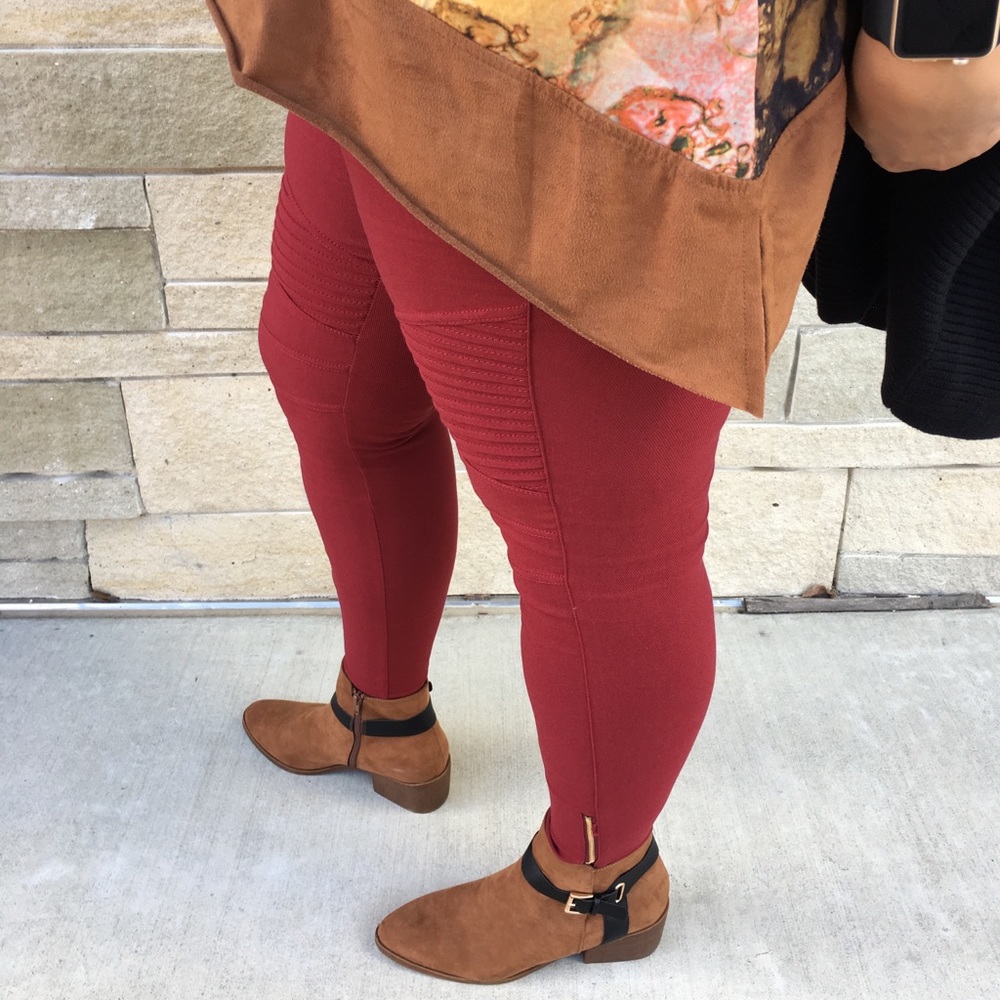 Sexy Curvaceous Sized Moto Jeggings - Picture 4 of 5