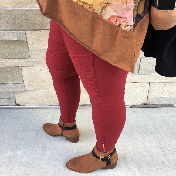 Sexy Curvaceous Sized Moto Jeggings - Picture 4 of 5