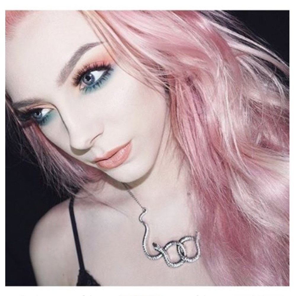 Hellaholics Serpent Necklace