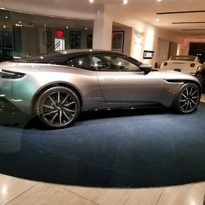 Meet your Posher, Jonathan