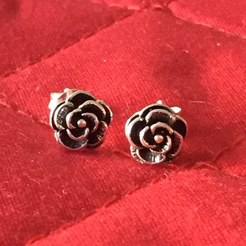925 Sterling Silver Buttercup Flower Earrings