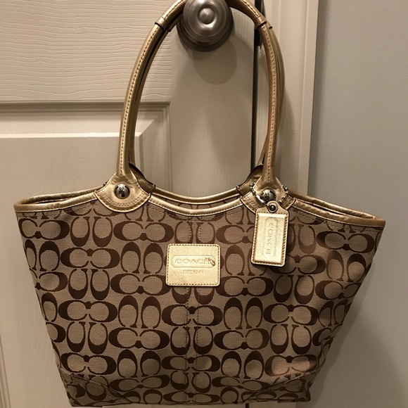 Coach Handbags - Authentic COACH Purse