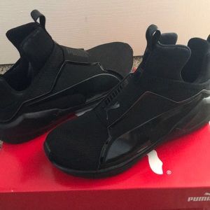 Fierce core Black puma shoes