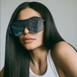 Quay Kylie brand new black and gold sunglasses